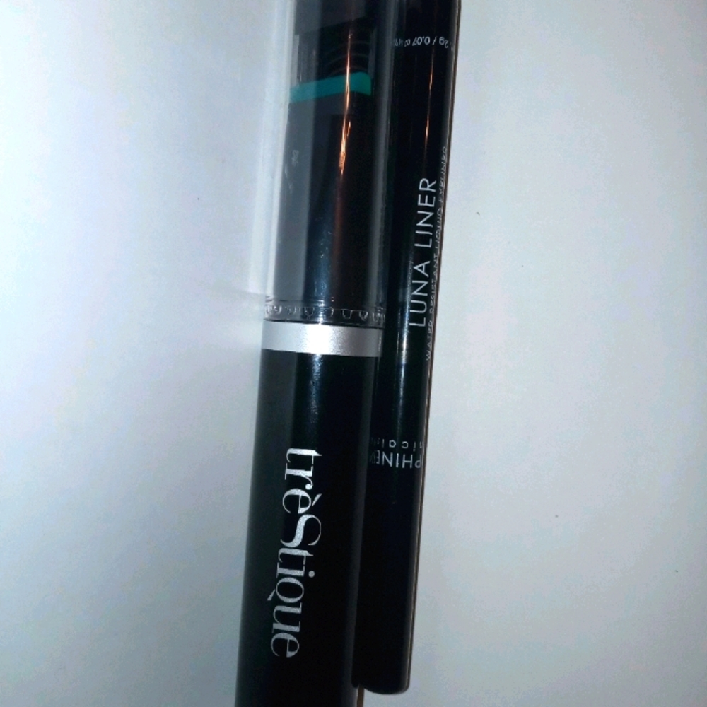 Mascara and eye liner bundle